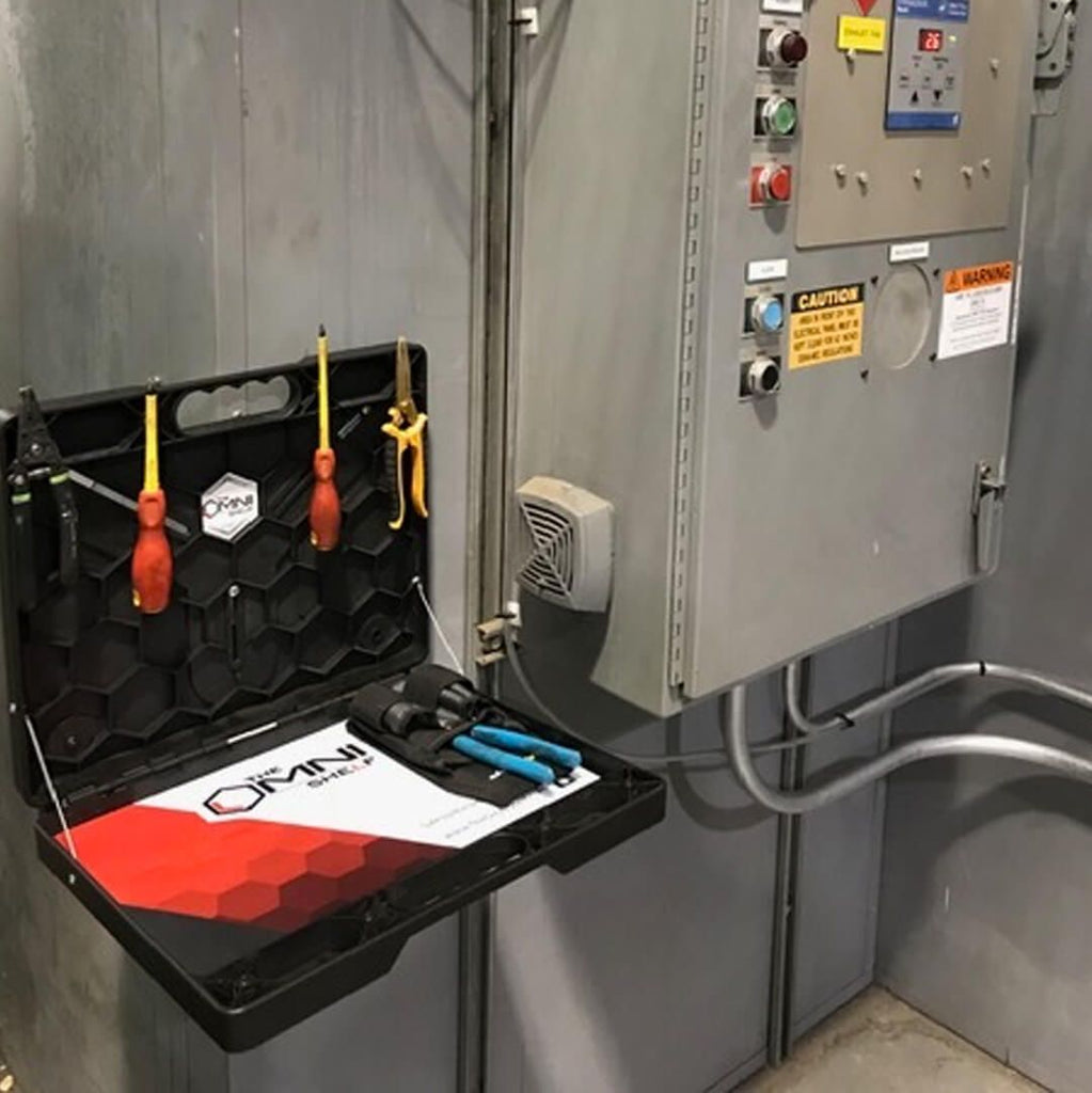 How the OmniShelf Magnetic Workstation Helps Technicians